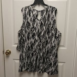 Avenue Sleeveless Tunic Top 30/32